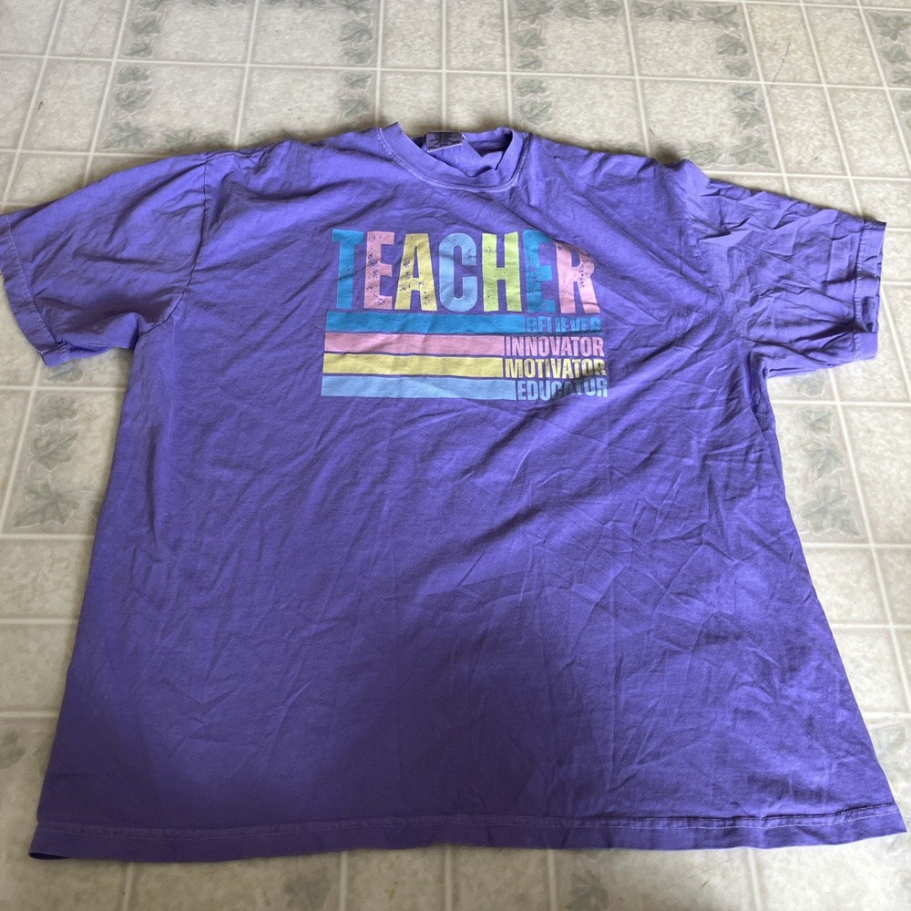 Teacher believer Motivator Educator Cool Colors T-Shirt Purple Graphic Short Slv